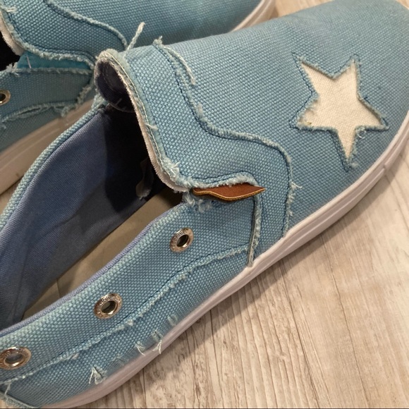 STAR Shoes - Picture 3 of 3